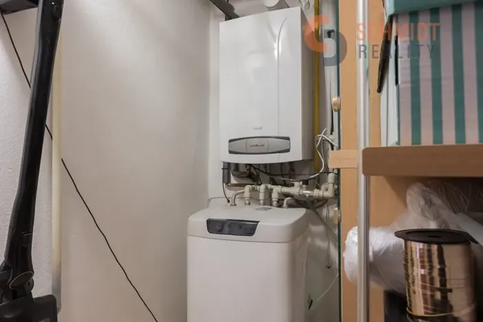 Prodej rodinného domu, Hustopeče, U Větrolamu, 300 m2