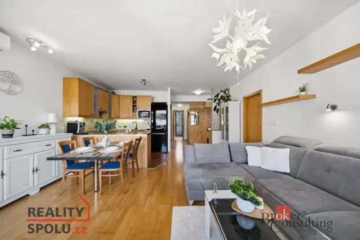 Prodej bytu 3+kk, Hradec Králové, Pouchovská, 84 m2