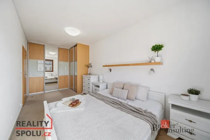 Prodej bytu 3+kk, Hradec Králové, Pouchovská, 84 m2