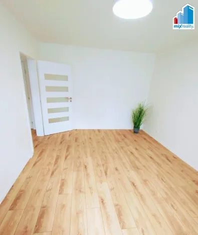 Pronájem bytu 1+1, Holýšov, Pod Makovým vrchem, 32 m2