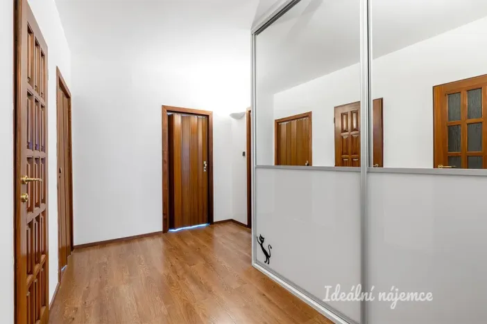 Pronájem bytu 3+1, Praha - Modřany, Platónova, 76 m2