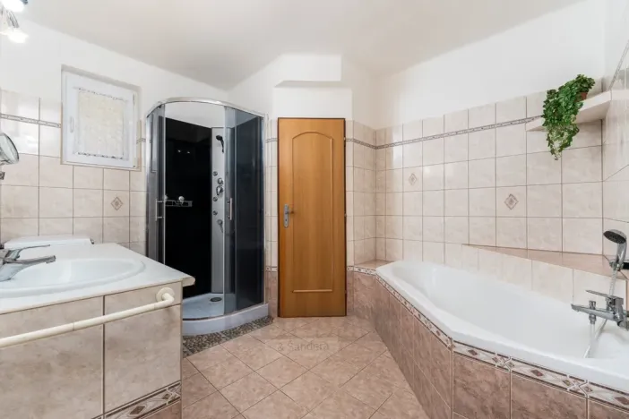 Prodej rodinného domu, Čejkovice, 218 m2