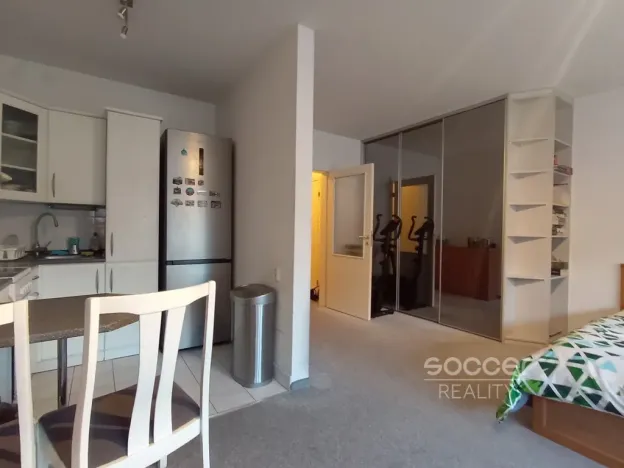 Pronájem bytu 1+kk, Praha - Smíchov, Randova, 40 m2