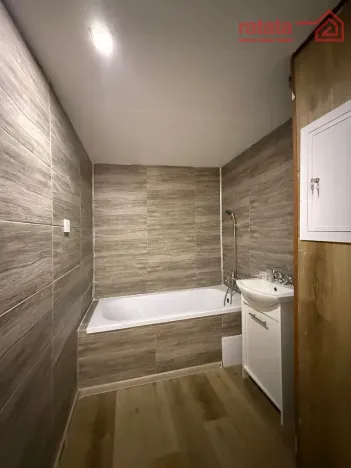 Pronájem bytu 2+1, Klášterec nad Ohří, Jana Ámose Komenského, 60 m2