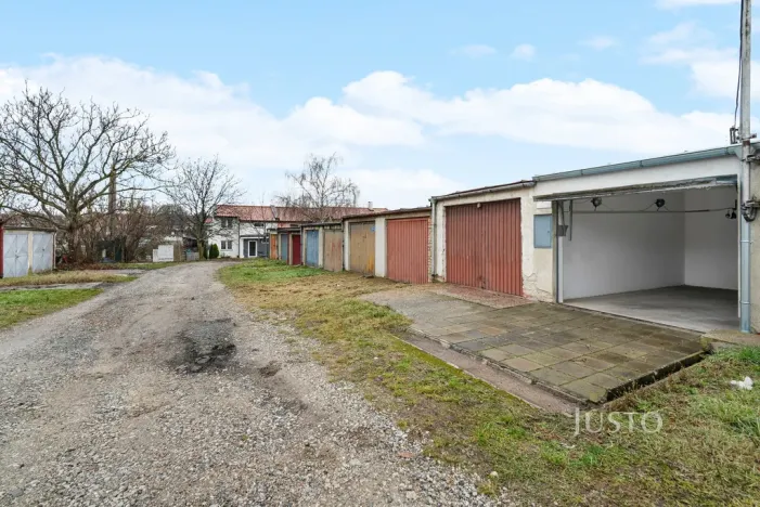 Pronájem garáže, Šlapanice, Dlouhá, 16 m2