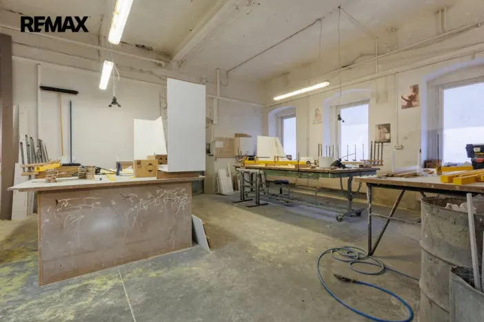 Prodej výrobních prostor, Karlovy Vary - Rybáře, Sokolovská, 2017 m2