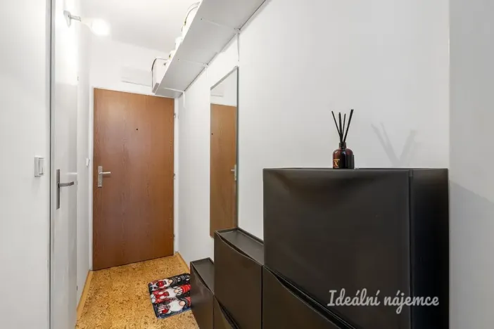 Pronájem bytu 1+kk, Praha - Troja, Hnězdenská, 25 m2
