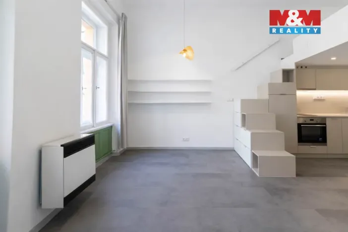 Pronájem bytu 1+kk, Praha - Karlín, Pernerova, 26 m2