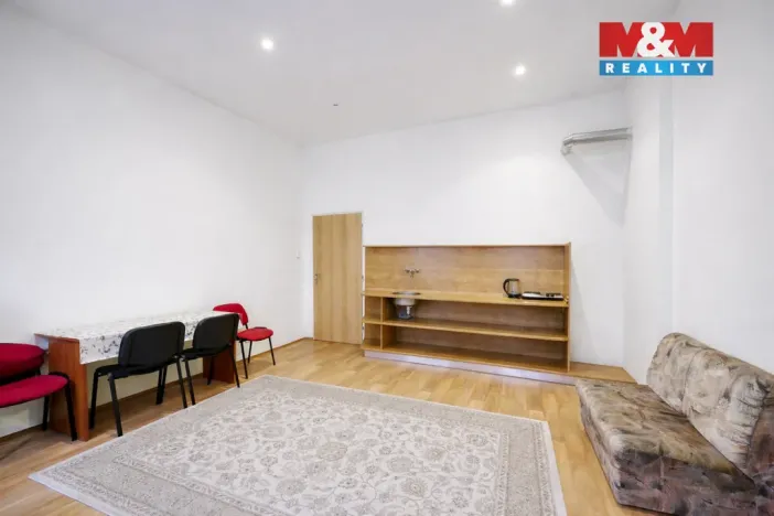 Prodej bytu 3+kk, Karlovy Vary, Zámecký vrch, 72 m2