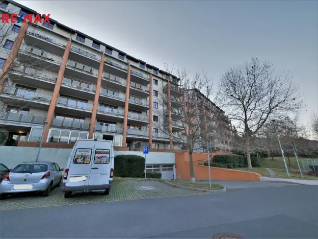 Pronájem garážového stání, Praha - Dejvice, Lindleyova, 16 m2