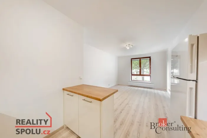 Pronájem bytu 2+kk, Hostivice, Čsl. armády, 42 m2