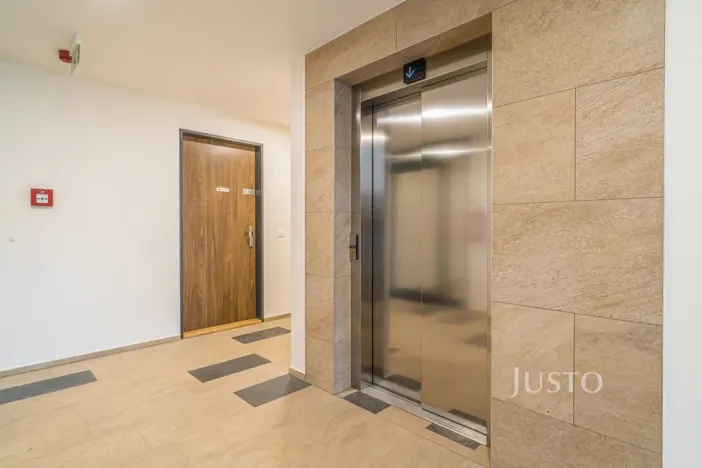 Pronájem bytu 2+kk, Praha, Wassermannova, 49 m2