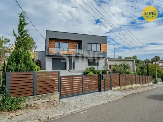 Prodej rodinného domu, Dolní Lhota, K nádraží, 220 m2