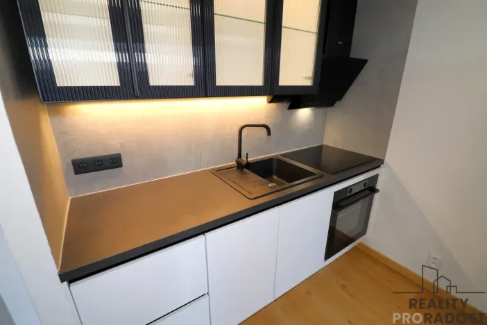 Pronájem bytu 1+kk, Brno, Velkopavlovická, 32 m2