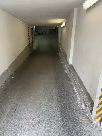 Pronájem garážového stání, Praha - Žižkov, Lupáčova, 18 m2