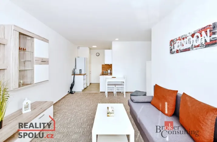 Pronájem bytu 2+kk, Praha - Bohnice, Poznaňská, 43 m2