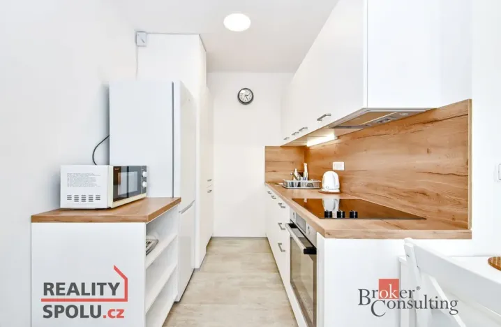 Pronájem bytu 2+kk, Praha - Bohnice, Poznaňská, 43 m2