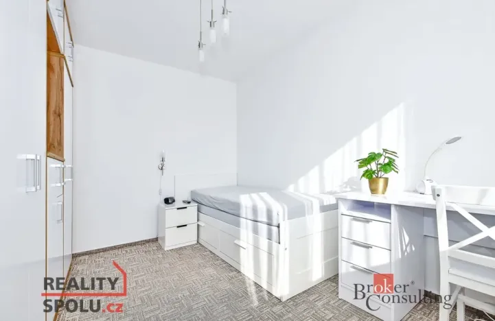 Pronájem bytu 2+kk, Praha - Bohnice, Poznaňská, 43 m2