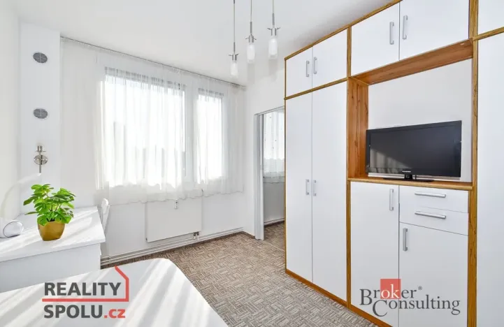 Pronájem bytu 2+kk, Praha - Bohnice, Poznaňská, 43 m2