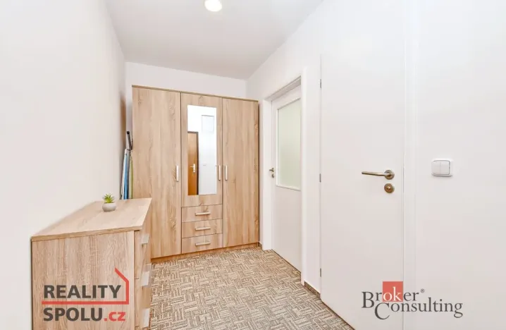 Pronájem bytu 2+kk, Praha - Bohnice, Poznaňská, 43 m2