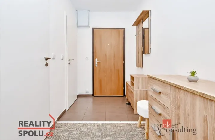 Pronájem bytu 2+kk, Praha - Bohnice, Poznaňská, 43 m2