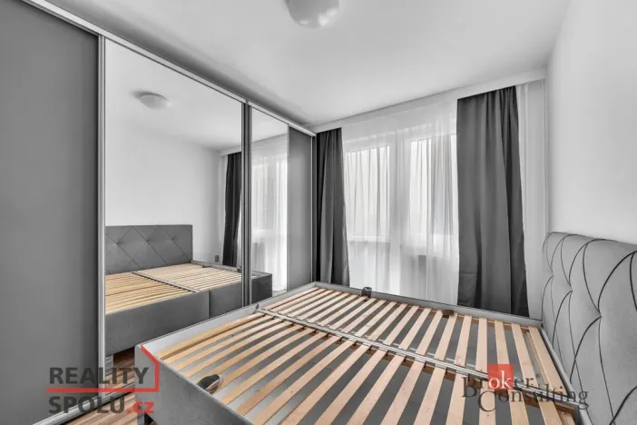 Pronájem bytu 2+kk, Hradec Králové - Kukleny, Pražská třída, 52 m2