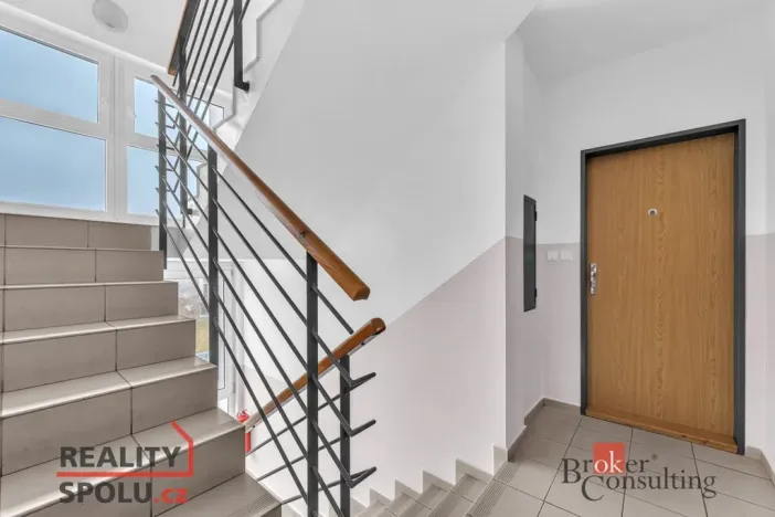 Pronájem bytu 2+kk, Hradec Králové - Kukleny, Pražská třída, 52 m2