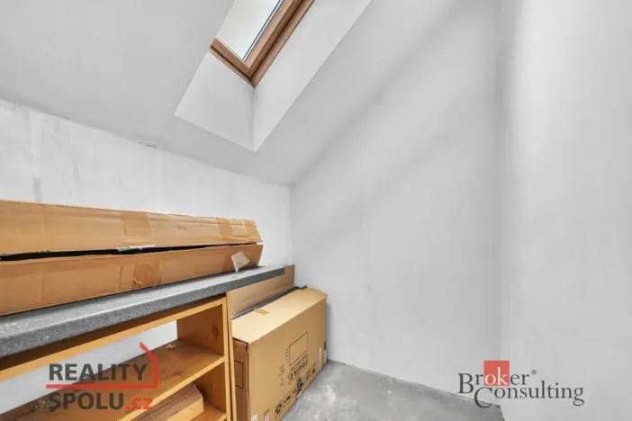 Pronájem bytu 2+kk, Hradec Králové - Kukleny, Pražská třída, 52 m2