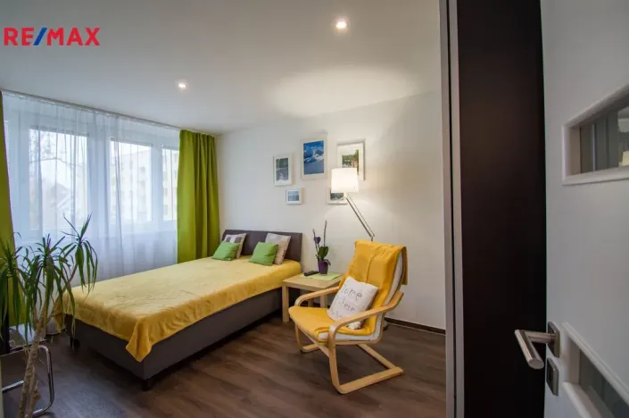 Pronájem bytu 2+1, Hradec Králové - Slezské Předměstí, Myslivečkova, 43 m2