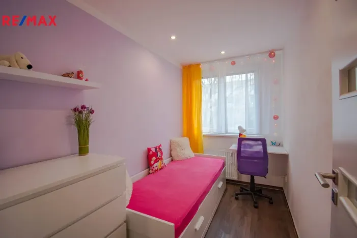 Pronájem bytu 2+1, Hradec Králové - Slezské Předměstí, Myslivečkova, 43 m2