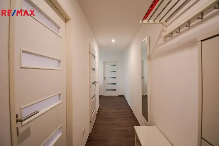 Pronájem bytu 2+1, Hradec Králové - Slezské Předměstí, Myslivečkova, 43 m2