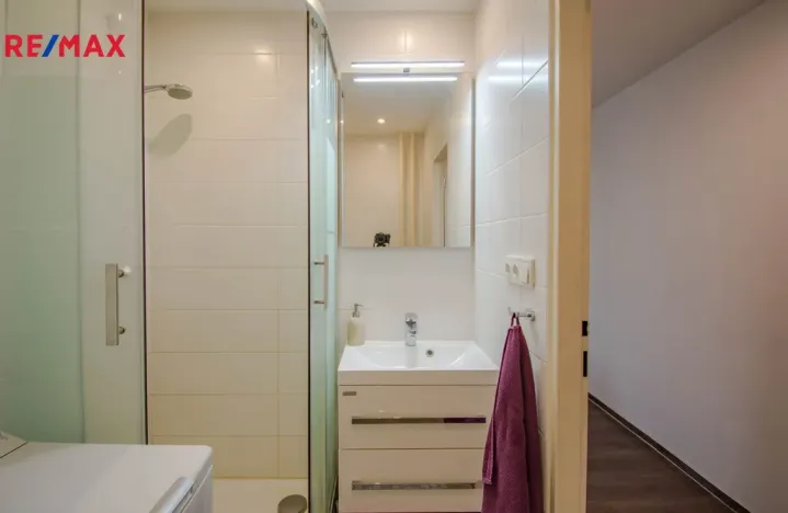 Pronájem bytu 2+1, Hradec Králové - Slezské Předměstí, Myslivečkova, 43 m2