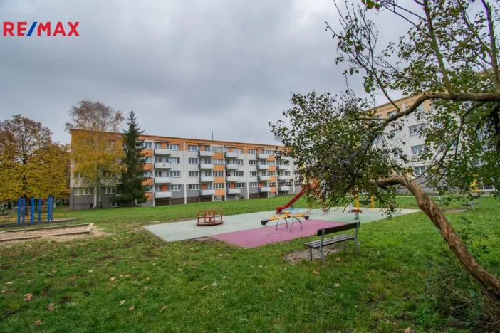 Pronájem bytu 2+1, Hradec Králové - Slezské Předměstí, Myslivečkova, 43 m2