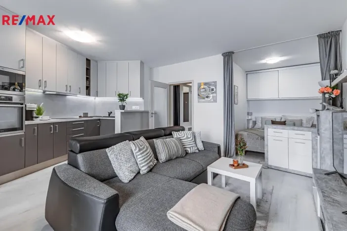 Prodej bytu 1+kk, Praha - Letňany, Miroslava Hajna, 50 m2