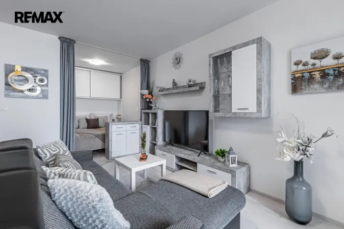 Prodej bytu 1+kk, Praha - Letňany, Miroslava Hajna, 48 m2