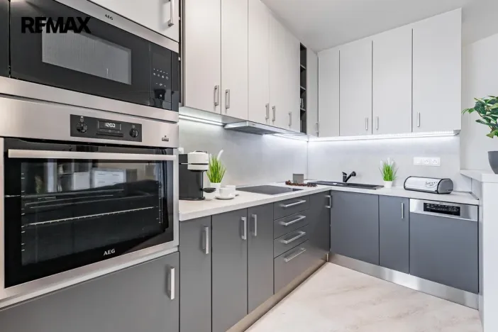 Prodej bytu 1+kk, Praha - Letňany, Miroslava Hajna, 48 m2