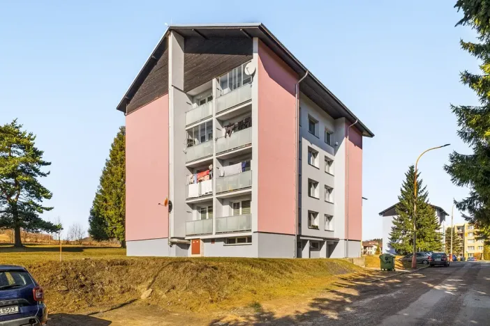 Prodej bytu 3+1, Studená, Komenského, 74 m2