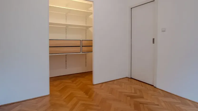 Pronájem bytu 2+1, Poděbrady, Hakenova, 51 m2