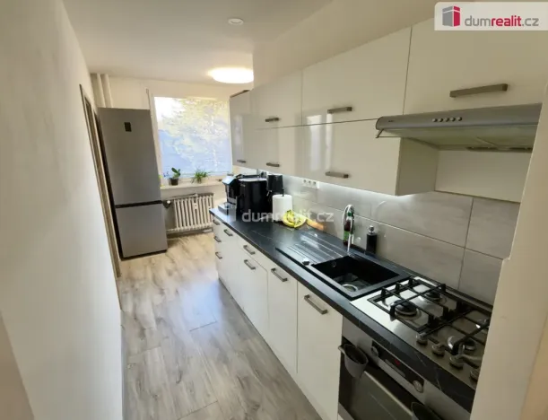 Pronájem bytu 2+1, Ústí nad Labem - Střekov, Tolstého, 64 m2