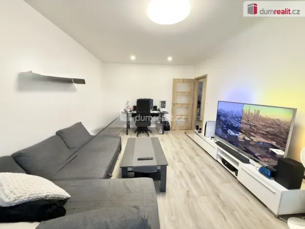 Pronájem bytu 2+1, Ústí nad Labem - Střekov, Tolstého, 64 m2