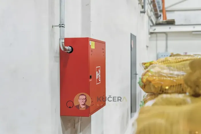 Prodej skladu, Kostelec nad Labem, Neratovická, 3457 m2