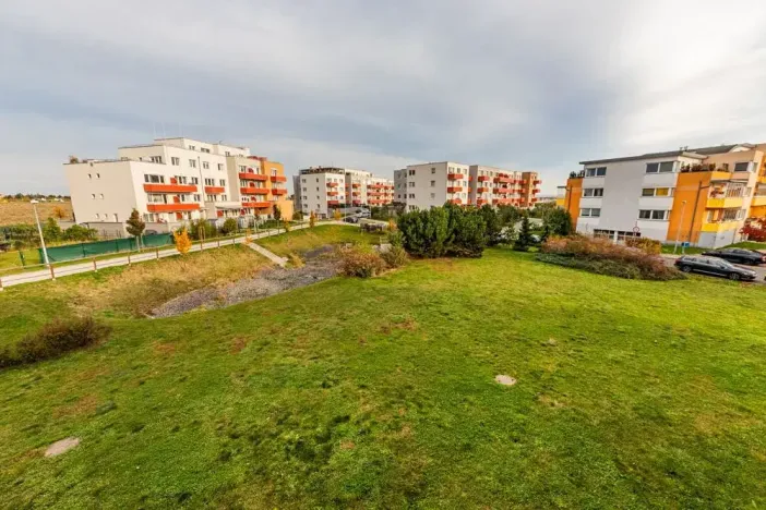 Pronájem bytu 1+kk, Praha - Kyje, Sicherova, 33 m2