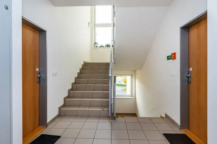 Pronájem bytu 1+kk, Praha - Kyje, Sicherova, 33 m2