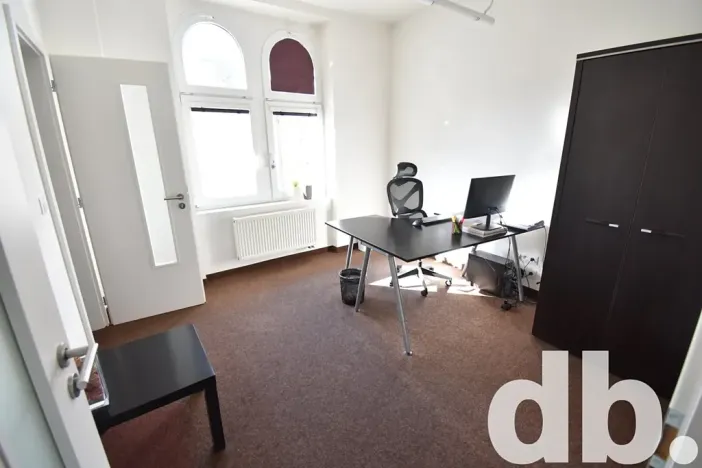 Pronájem kanceláře, Karlovy Vary, Bělehradská, 112 m2