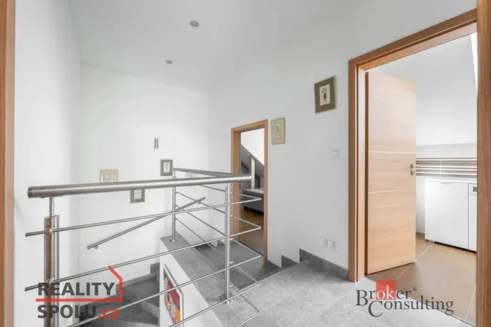 Prodej rodinného domu, Brandýsek, Nad Vodojemem, 196 m2