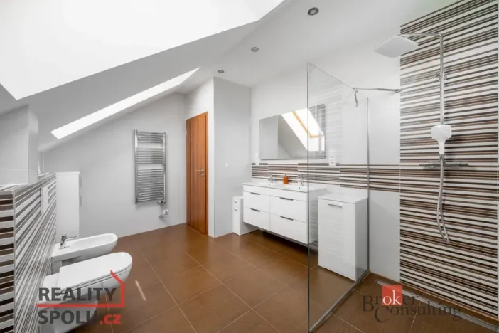 Prodej rodinného domu, Brandýsek, Nad Vodojemem, 196 m2