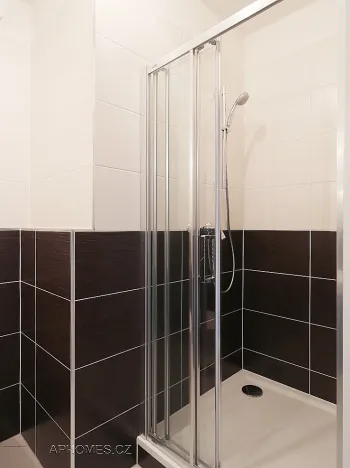 Pronájem bytu 1+kk, Praha - Vysočany, Pod Harfou, 40 m2