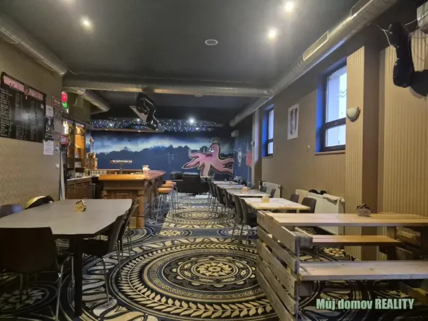 Pronájem restaurace, Praha - Letňany, Třinecká, 124 m2