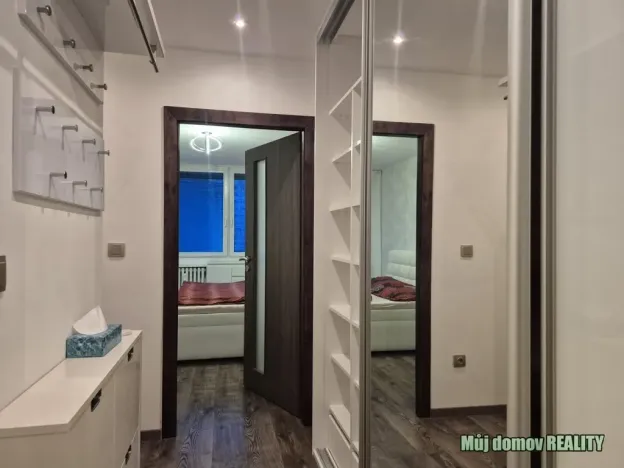 Pronájem bytu 2+kk, Praha - Háje, Mendelova, 42 m2