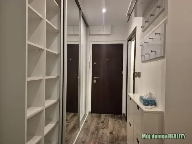 Pronájem bytu 2+kk, Praha - Háje, Mendelova, 42 m2